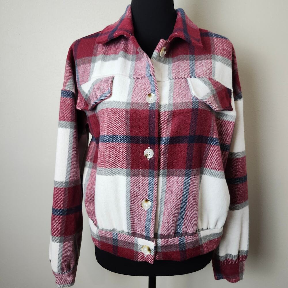 Women's Cropped Flannel Shacket Jacket Plaid Small 100% Polyester UNBRANDED